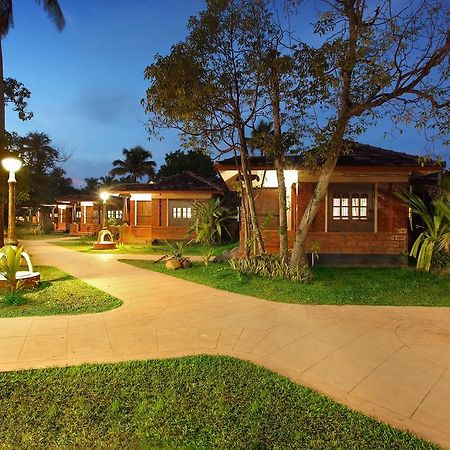Cherai Beach Resorts Bagian luar foto
