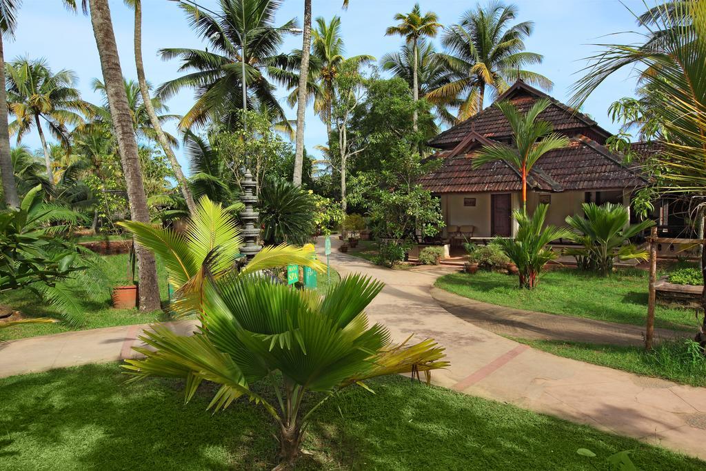 Cherai Beach Resorts Bagian luar foto