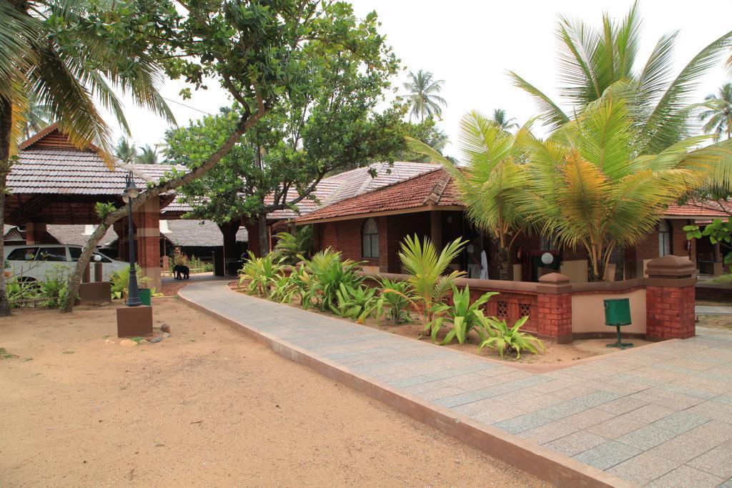 Cherai Beach Resorts Bagian luar foto