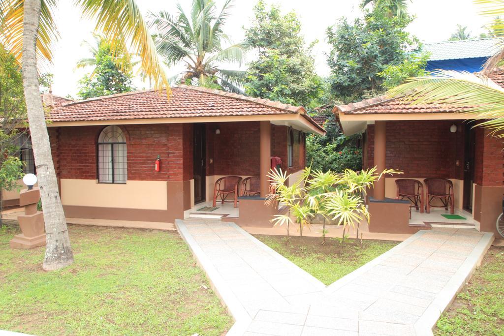 Cherai Beach Resorts Bagian luar foto