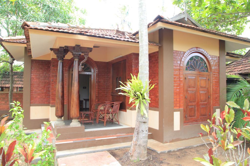 Cherai Beach Resorts Bagian luar foto
